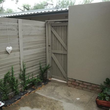 Stonehenge Cottage Oudtshoorn Bagian luar foto